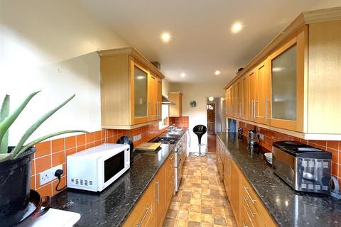 33 Green Lane, Warwick, CV34 5BP