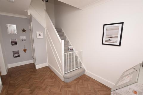 39 Clee Crescent, Grimsby, DN32 8LX