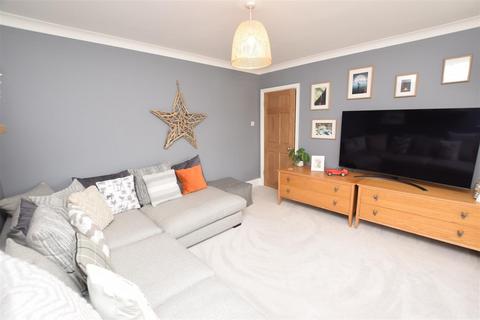 39 Clee Crescent, Grimsby, DN32 8LX