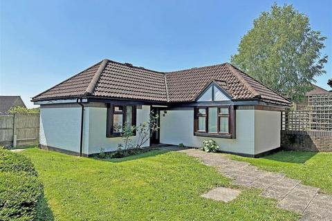 2 bedroom detached bungalow for sale, Haigh Crescent, Redhill