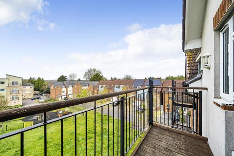 2 bedroom flat for sale, Hut Farm Place, Chandler's Ford