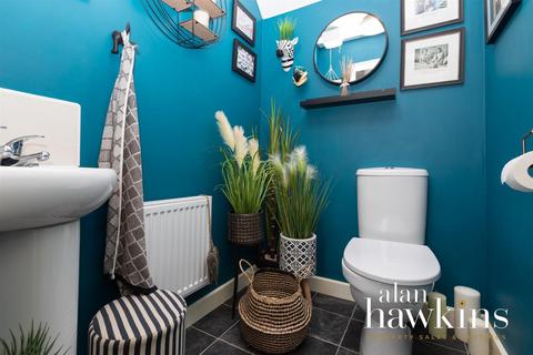 24 Crosstrees, Royal Wootton Bassett, Swindon, SN4 8FB