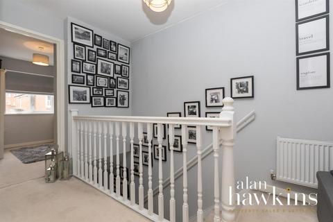 24 Crosstrees, Royal Wootton Bassett, Swindon, SN4 8FB