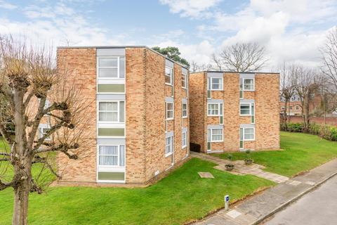 2 bedroom apartment for sale, Heathside, Weybridge, KT13