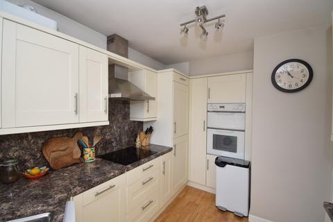 2 bedroom apartment for sale, Heathside, Weybridge, KT13