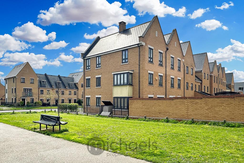 Roberts Road, Colchester, COLCHESTER, CO2 4 bed townhouse for sale £