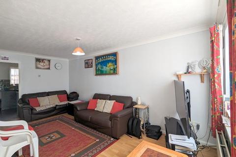 3 bedroom terraced house for sale, Grasmere Close, Feltham, TW14