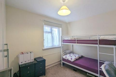 28 Grasmere Close, Feltham, TW14 9QW