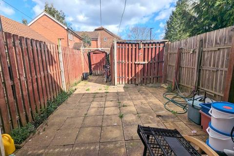 28 Grasmere Close, Feltham, TW14 9QW