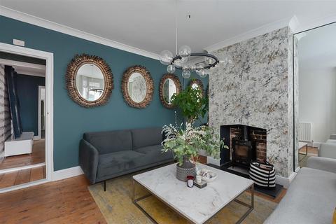 2 bedroom house for sale, Argyle Road, Whitstable