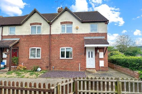 2 bedroom house for sale, Heathercroft Road, Wickford