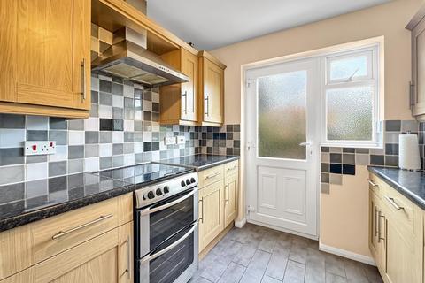 2 bedroom house for sale, Heathercroft Road, Wickford