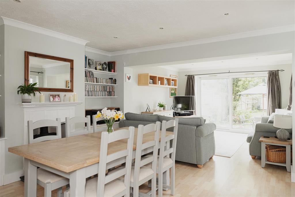 Doods Road, Reigate 3 bed semidetached house for sale £850,000