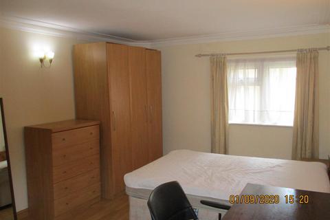 3 bedroom maisonette to rent, Kent Road, Southsea