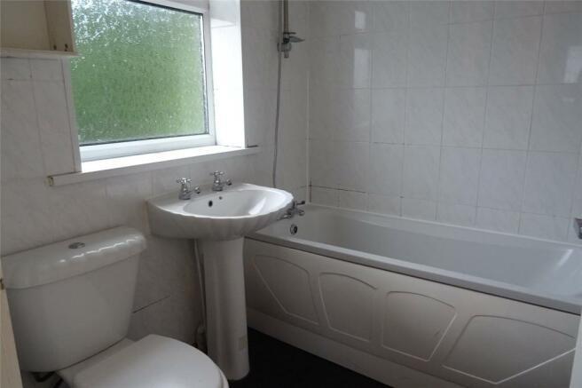6 Bath.jpg
