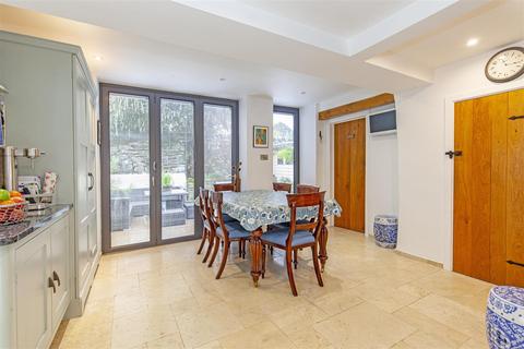 1 Edale Road, Hope, Hope Valley, S33 6ZF