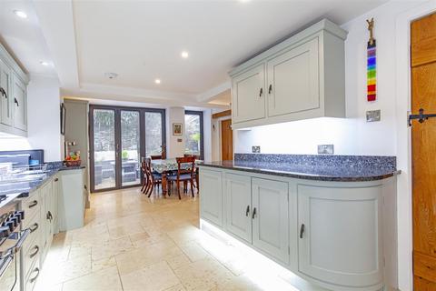 1 Edale Road, Hope, Hope Valley, S33 6ZF