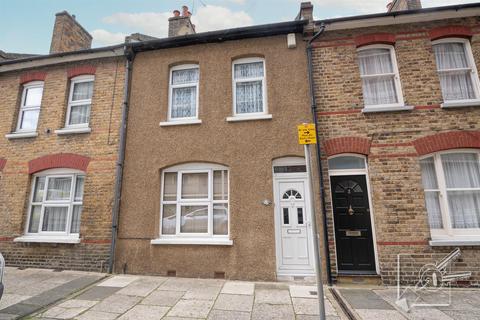 2 Gordon Place, Gravesend, DA12 2DA