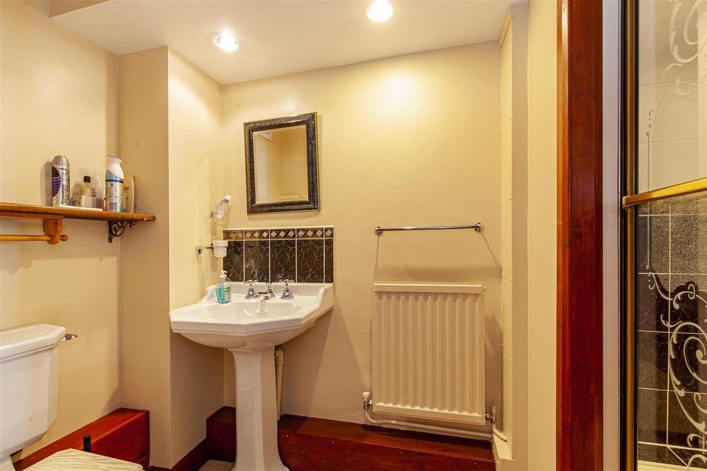 Bedroom 2 En Suite-1.jpg
