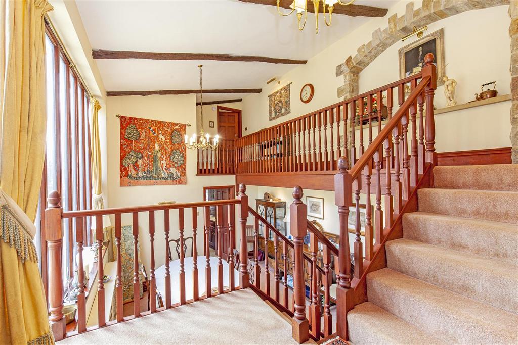 Entrance Hall-1.jpg