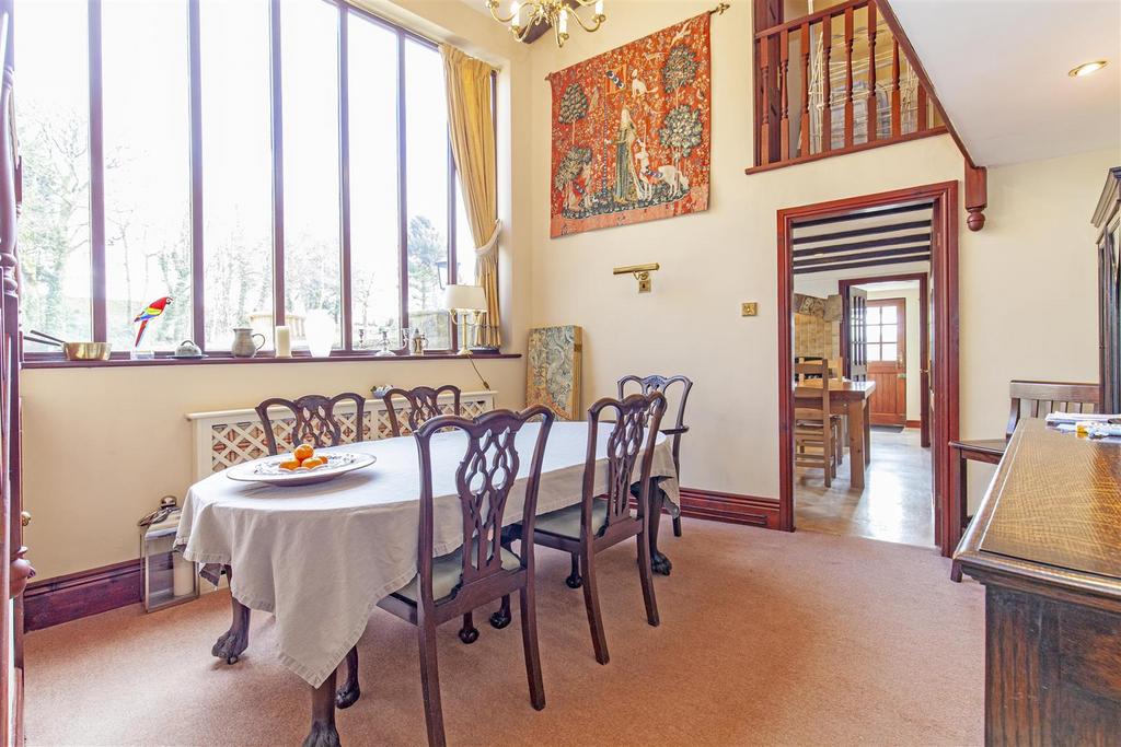 Dining Area-1.jpg