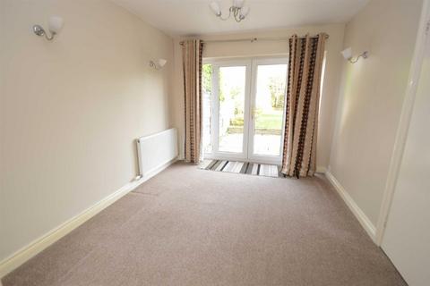 3 bedroom house to rent, Parkbrook Road, Macclesfield, Cheshire