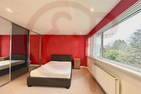 4 bedroom house to rent, Heronsforde, Ealing, W13
