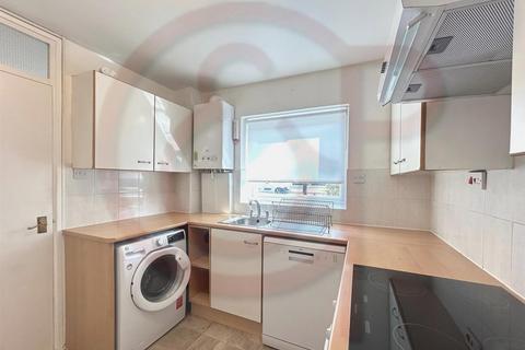 2 bedroom flat to rent, Ravensmede Way, Chiswick, W4