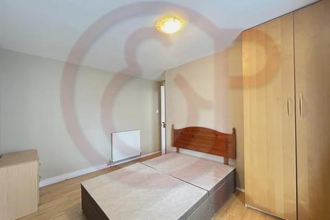 2 bedroom flat to rent, Ravensmede Way, Chiswick, W4