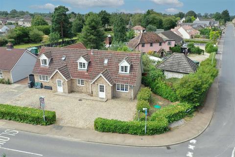 2 bedroom semi-detached house for sale, Warren Road, Red lodge