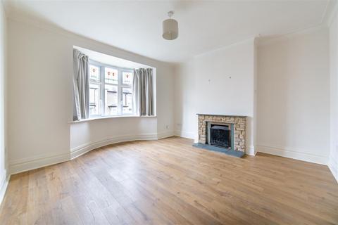 30 Burswell Avenue, Hexham, NE46 3JL