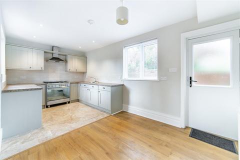 30 Burswell Avenue, Hexham, NE46 3JL