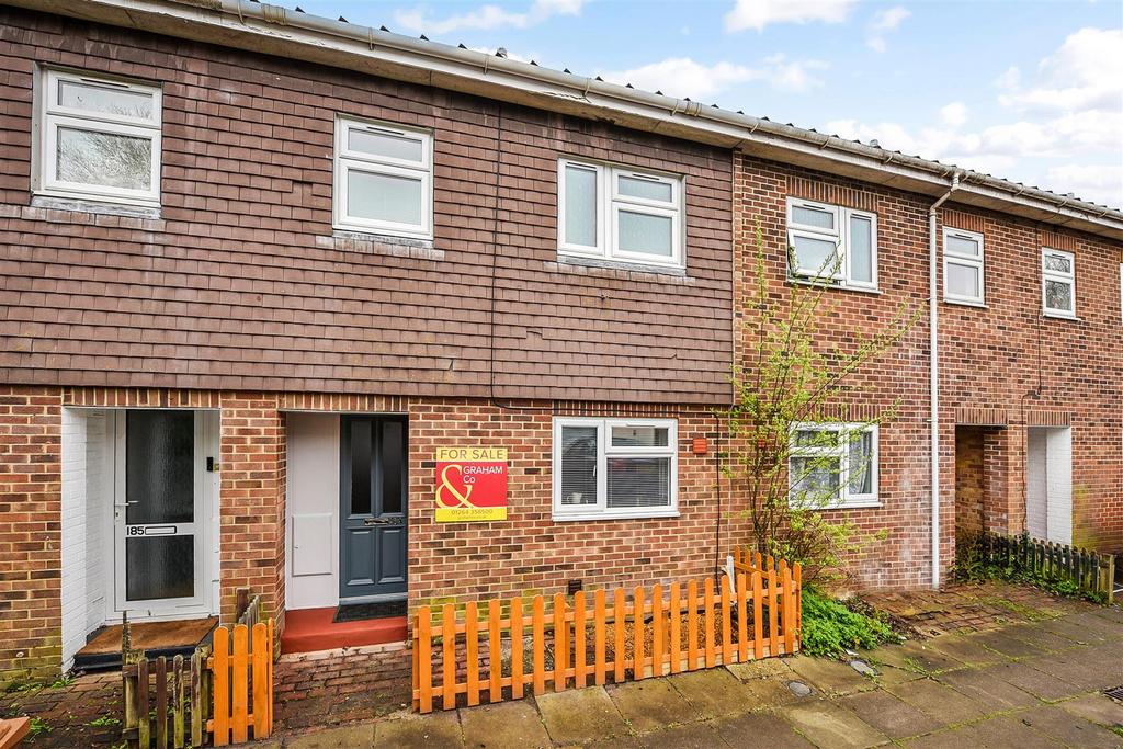 Galahad Close, Andover 3 bed terraced house - £230,000