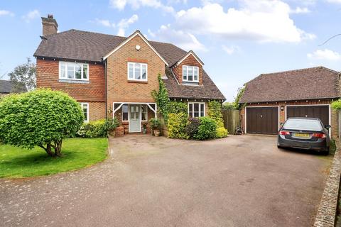 5 bedroom detached house to rent, Carmans Close, Loose, Maidstone