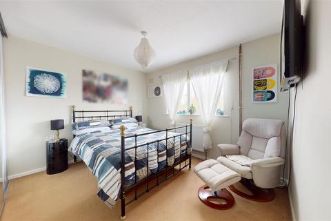 25 Rookery Crescent, Cliffe, Rochester, ME3 7RH