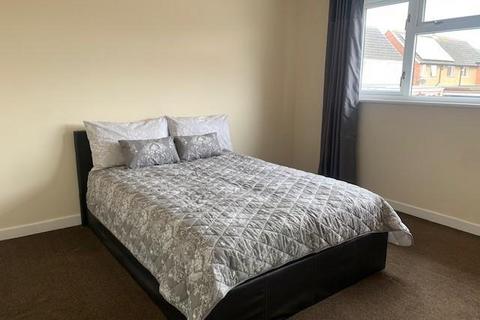 2 bedroom flat to rent, St. Marys Way, Tamworth
