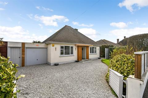 2 bedroom detached bungalow for sale, Bonnar Road, Selsey