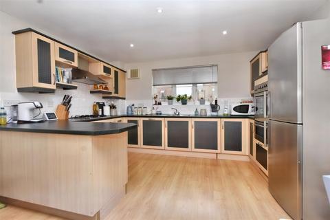 3 bedroom townhouse for sale, Phoenix Drive, Eastbourne