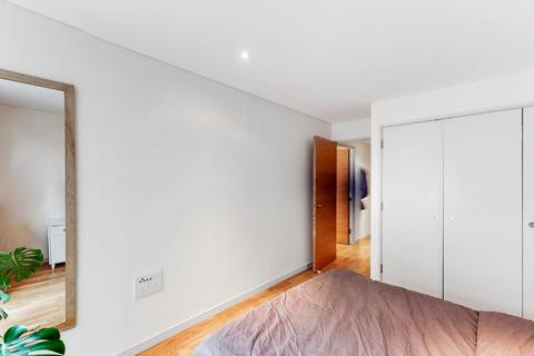 1 bedroom apartment to rent, Hermitage Street, London