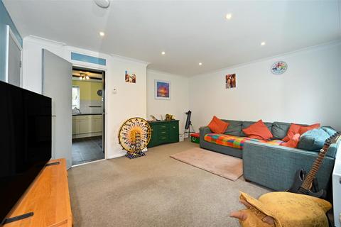 78 Maplehurst Road, Chichester, PO19 6XL