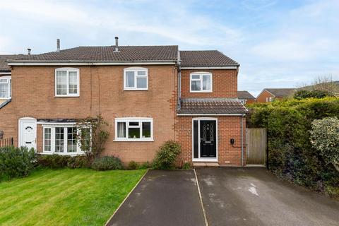 4 bedroom end of terrace house for sale, Kings Close, Otley LS21