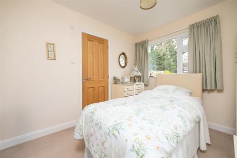 8 Springfield Close, Trowbridge, BA14 8TB