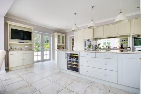 5 bedroom detached house for sale, Barnes Lane, Milford on Sea, Lymington, SO41