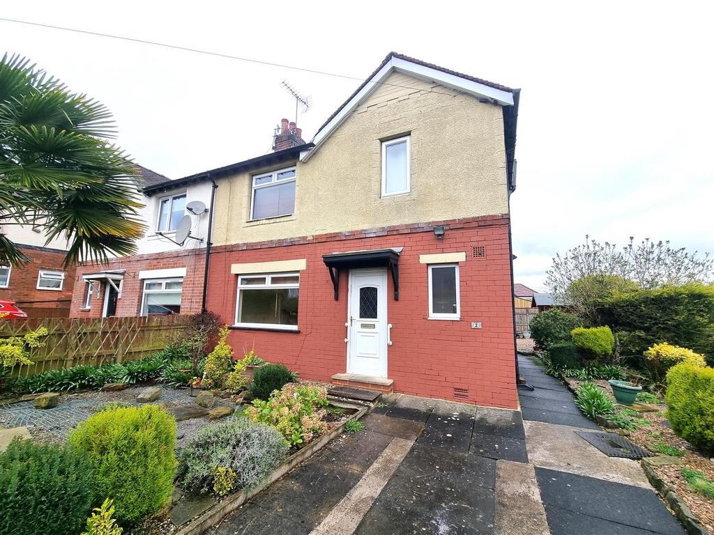 Willow Road, Farsley 3 bed semidetached house for sale £228,000