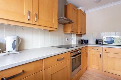 1 bedroom apartment for sale, Hollyhedge Road, Cobham