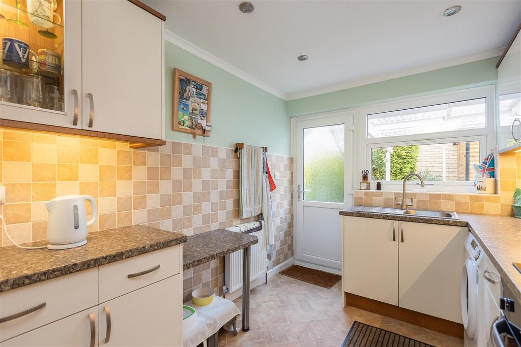 Beech Drive 2 Kitchen-2.jpg