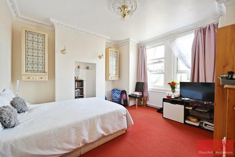3 bedroom flat to rent, St Mary's Road, Harlesden, NW10 4AX