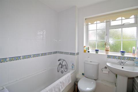 35 Barn Close, Seaford, BN25 3EW