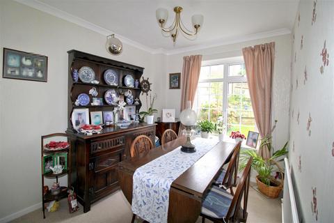 35 Barn Close, Seaford, BN25 3EW