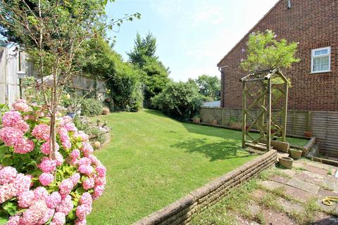 35 Barn Close, Seaford, BN25 3EW